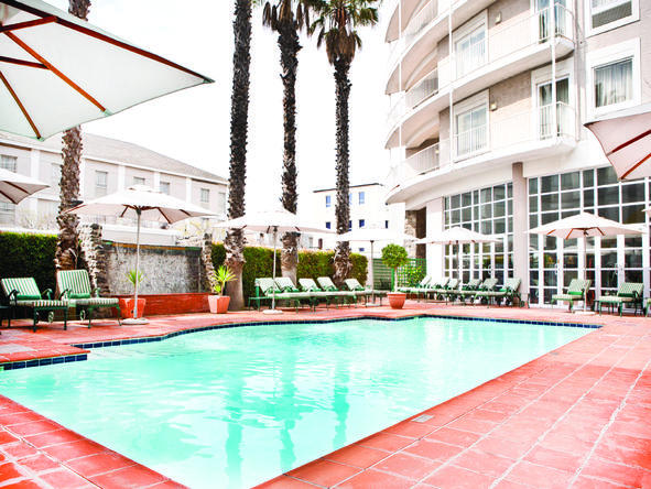 Commodore - pool area